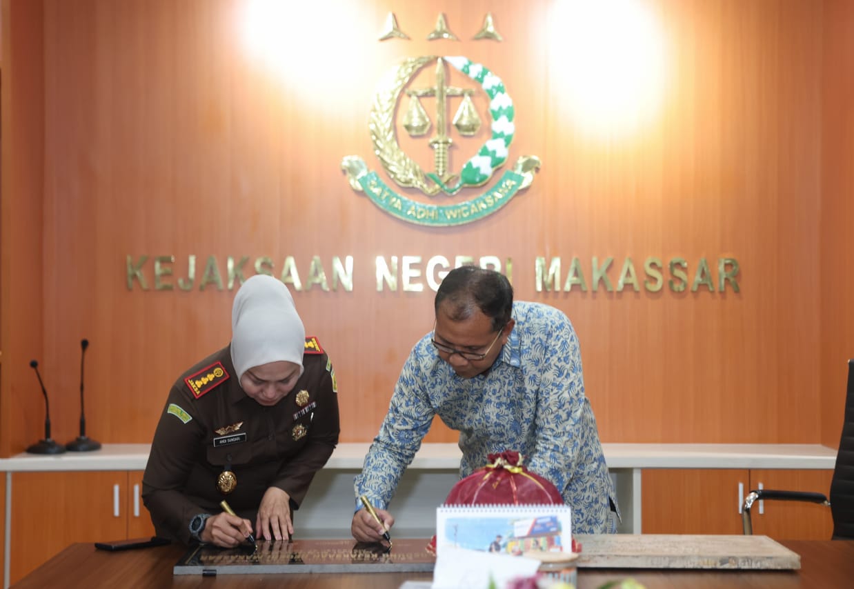 Tandatangani Prasasti Penggunaan Gedung Kejari Makassar, Danny Pomanto Ingin Bangun Conectivity Command Center